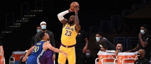 詹皇指责裁判不公正，变相承认自己的生涯都在走步？禅师说得没错