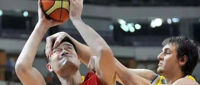 姚明对阵博古特，对比5次交手数据，才发现状元及格线也不过如此