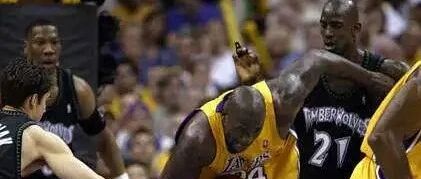 04年西决森林狼不敌湖人，加内特场均23+13，OK组合呢？