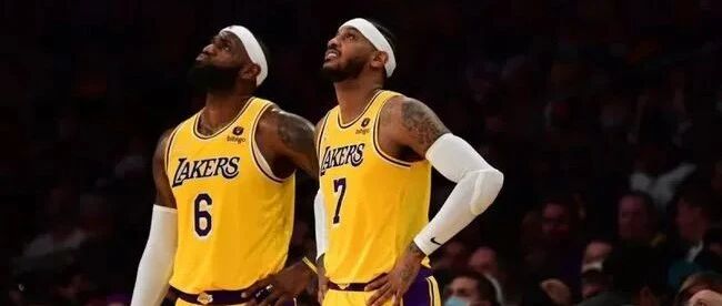 詹姆斯第19个赛季场均24.8分，贾巴尔场均14分，科比呢？