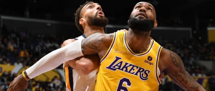 末节2分钟13:0！10天合同悍将主导湖人反攻，单节10+4真完美