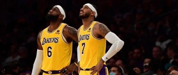 一夜10笔交易！铂金联手库兹马，威少换沃尔失败，湖人专注买断