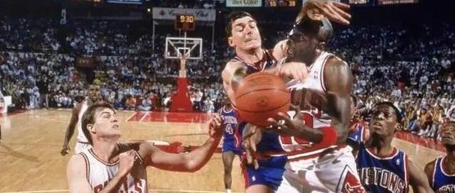 多次击败乔丹，让联盟26支球队都惧怕的恶人，兰比尔都做了啥？