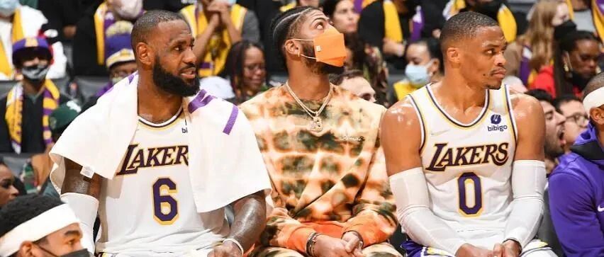 39+9+7+3！詹姆斯逾越科比，攻防一体难阻失利，威少20中4成毒瘤