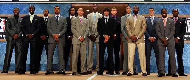 09届，球星谁赚得最多？哈登2.2亿，库里仅2.1亿，格里芬何德何能