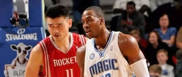 姚明与霍华德9次交手，魔兽场均12.2+9.8，那么姚明呢？太牛了