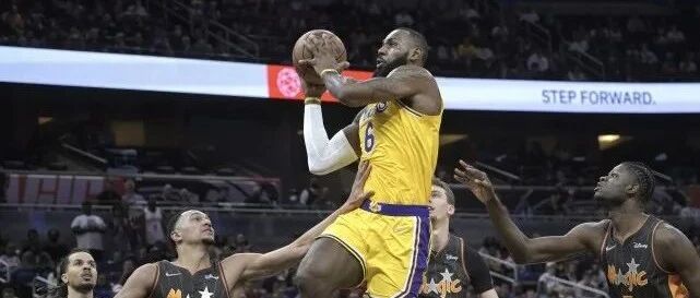 狂刷5大纪录！詹姆斯29分7板5助拒绝连败 湖人胜率重回50％止颓势