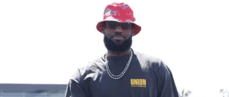 湖人重返第9最新伤情出炉，詹姆斯冲里程碑，欧文承诺续约篮网