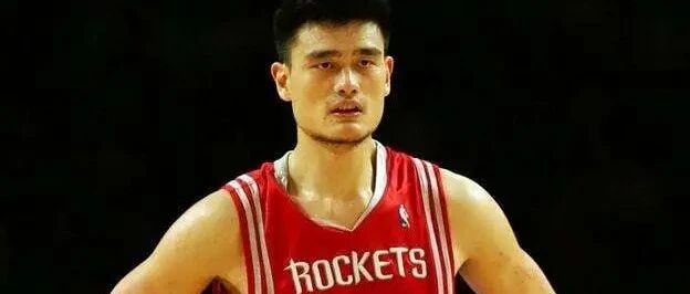 姚明获得过周最佳球员和月最佳球员吗？如果有，他的表现如何？