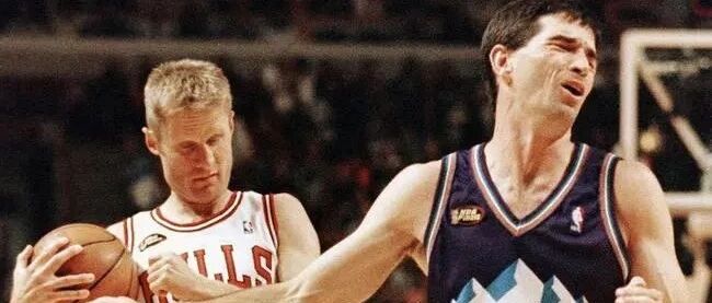 在NBA助攻数破万有多难？现役只有一人做到，詹姆斯还差多少？