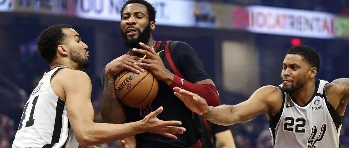 年薪2870万美金！27岁篮板王终于向现实低了头