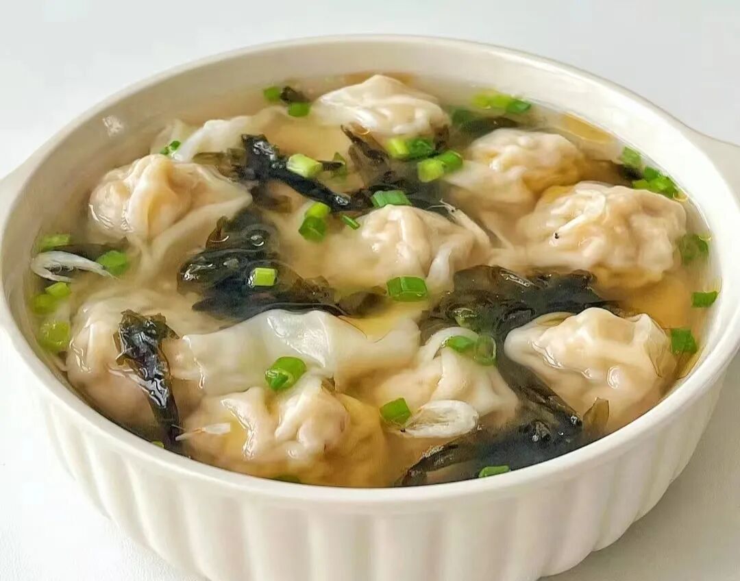 来一碗荠菜馄饨,尝一口春天的味道!