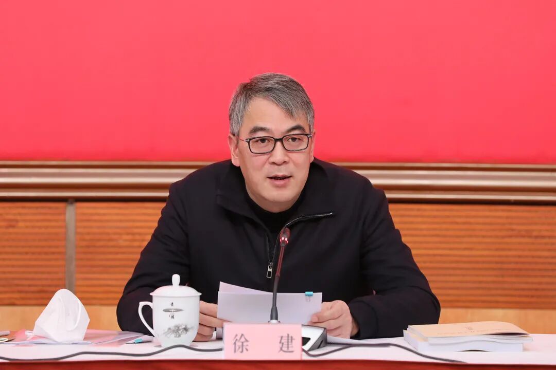 推动社会主义现代化国际大都市的枢纽门户建设开创新局面以实际行动