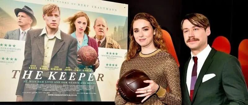 从纳粹战俘营走出的曼城门将，传奇一生被拍成电影