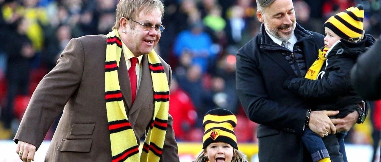 他酗酒嗑药，但他真的是球队的好老板和传奇歌王!