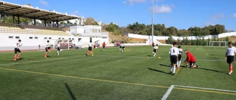 疫情背景下的足球青训营，无球可踢的青年小将们该何去何从？