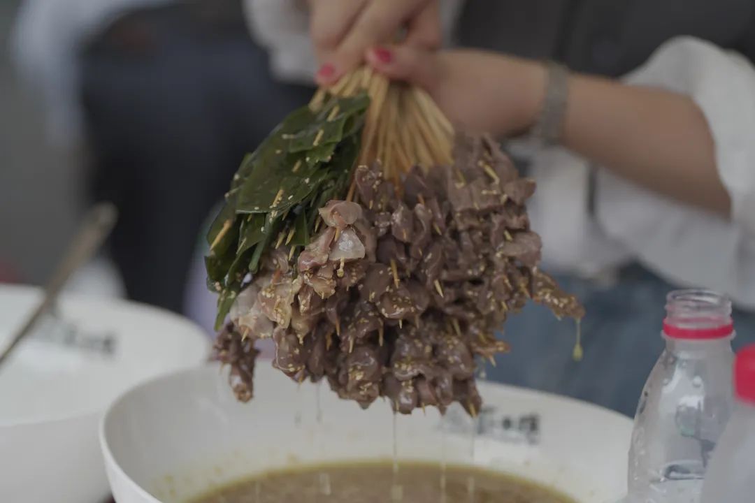 “美食消暑嘉年华”嘉州飘香亮相乐山高新区，宴请全乐山