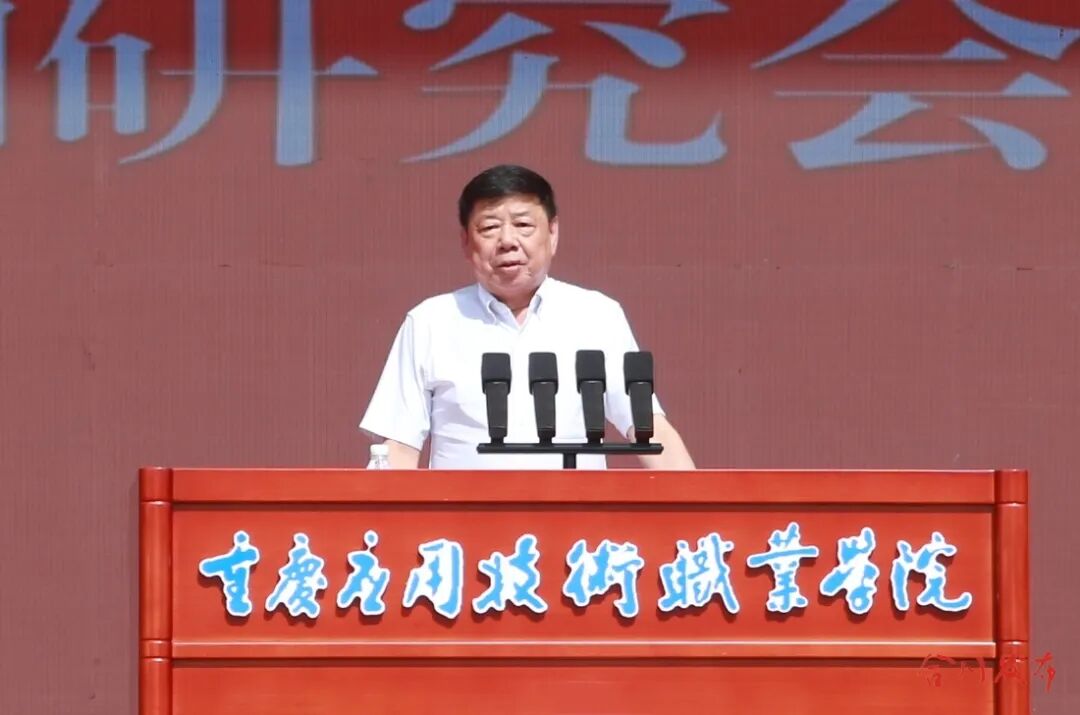 陈洛.jpg
