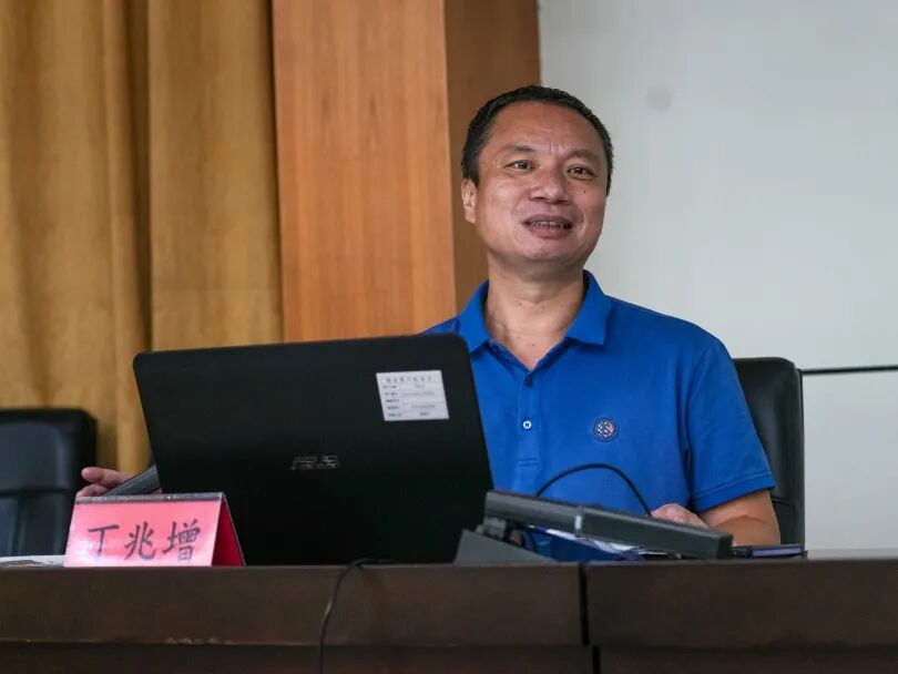 台江区委理论学习中心组举行8月份集中学习会