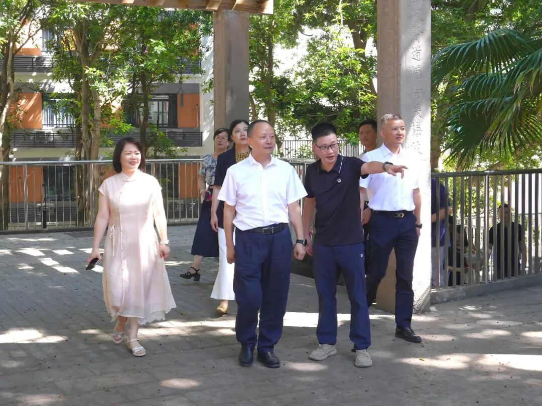 台江区政府主要领导开展教师节走访慰问活动