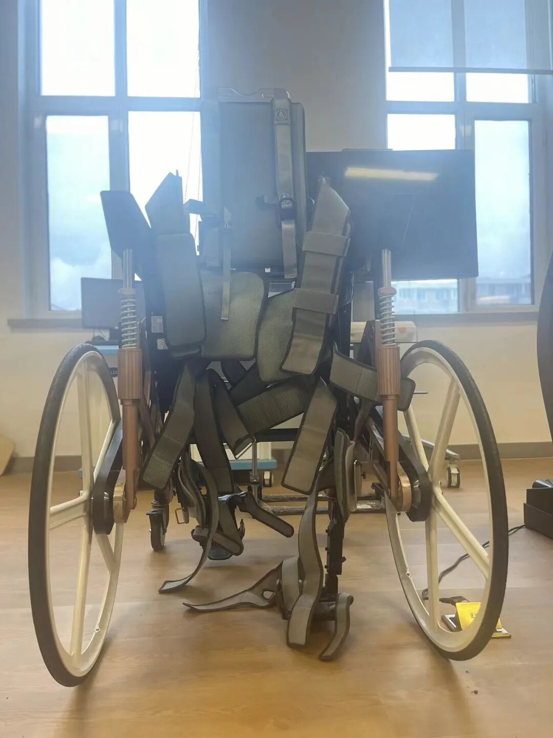 什么是康复机器人【步行训练的好帮手】下肢康复训练机器人_https://www.jmylbn.com_新闻资讯_第2张