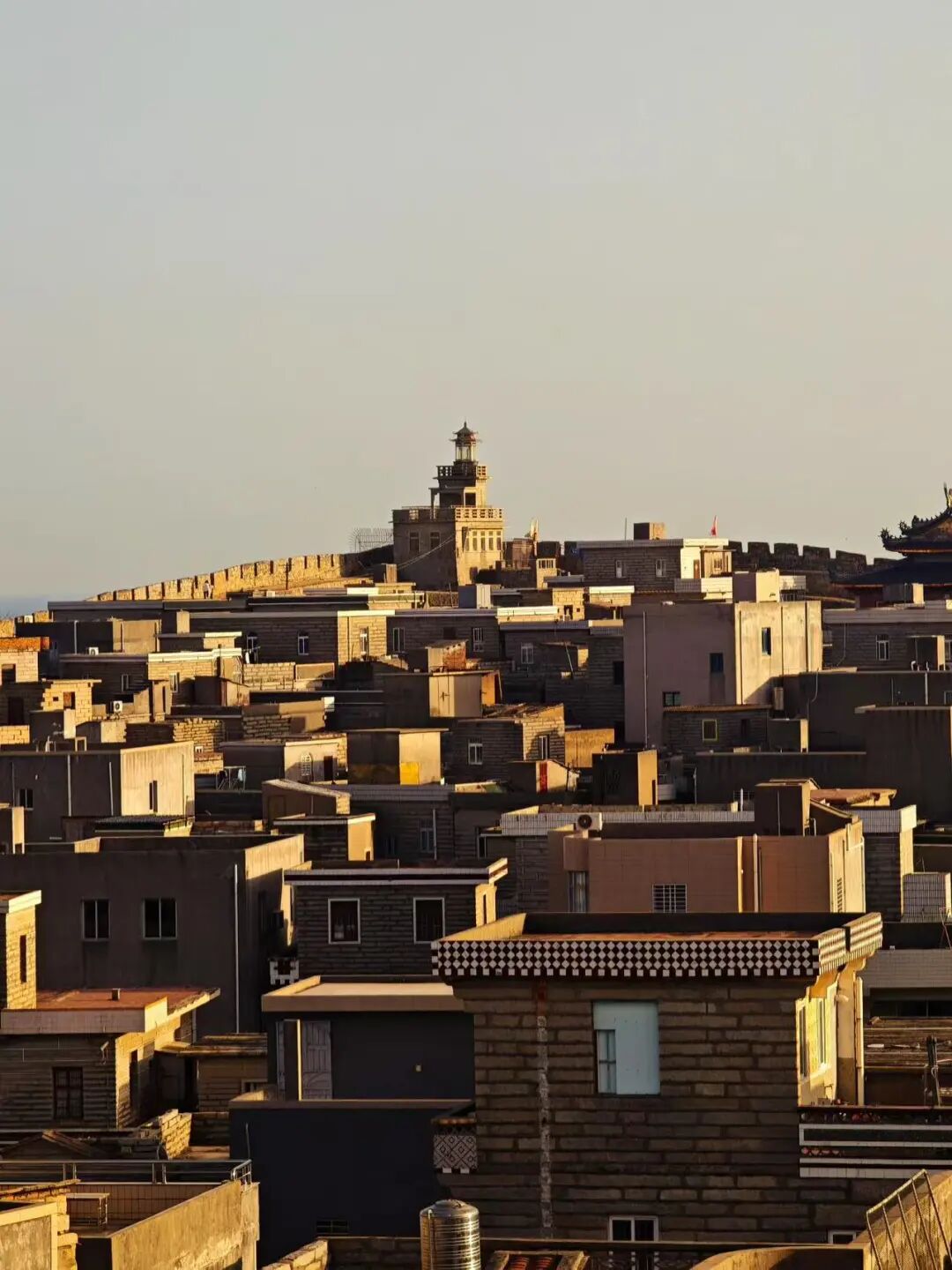 年味不输潮州，与台湾隔海相望的山海小城，遍地10块钱小吃，冬日还能追橘子海夕阳