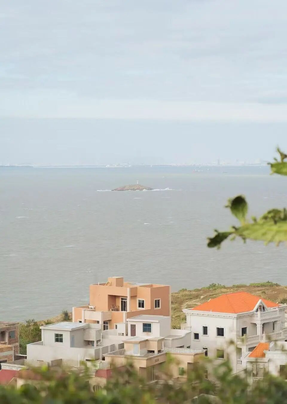 年味不输潮州，与台湾隔海相望的山海小城，遍地10块钱小吃，冬日还能追橘子海夕阳