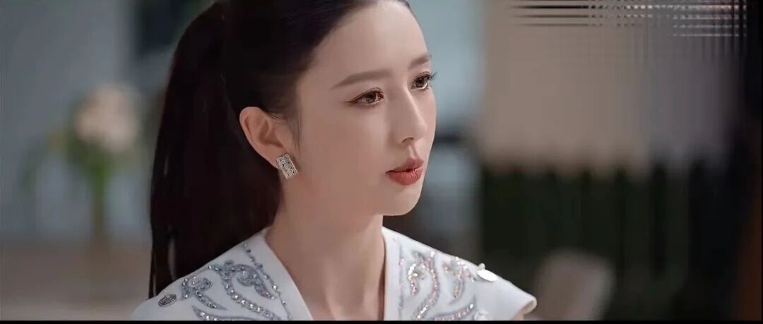 佟丽娅接受鲁豫采访,称儿子至今不知自己与陈思诚离婚