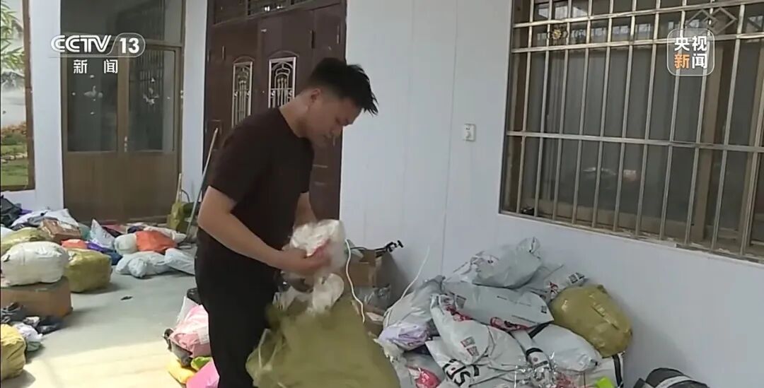 “卖出十件退九件”，央视曝光：“六一”前后成演出服退货旺季，商家称有人把电商平台当免费租赁渠道，“找平台好像没什么用”