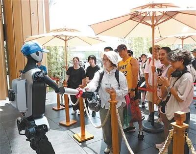 智造出海 中国服务机器人走俏海外
