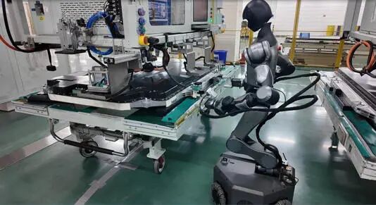 全球首个！人形具身智能机器人在宁德时代产线规模化“上岗”