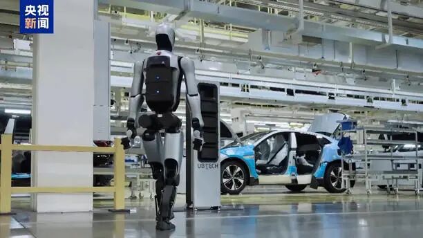 机器人谷：咖啡师到割草工，具身智能展现新技能