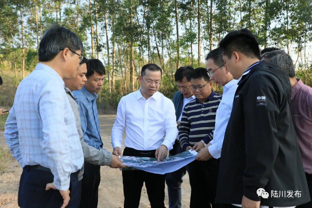 县委书记梁伟深入陆川北部工业集中区调研重点项目建设工作并开展现场