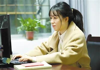 人民日报丨选调生小刘驻村记眉山市仁寿县助力大学生入村工作