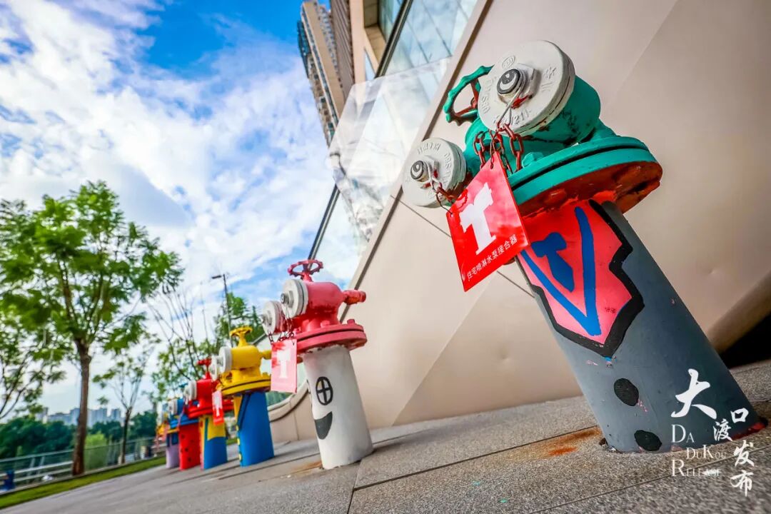 消防栓穿上创意涂鸦大渡口这条街超有范