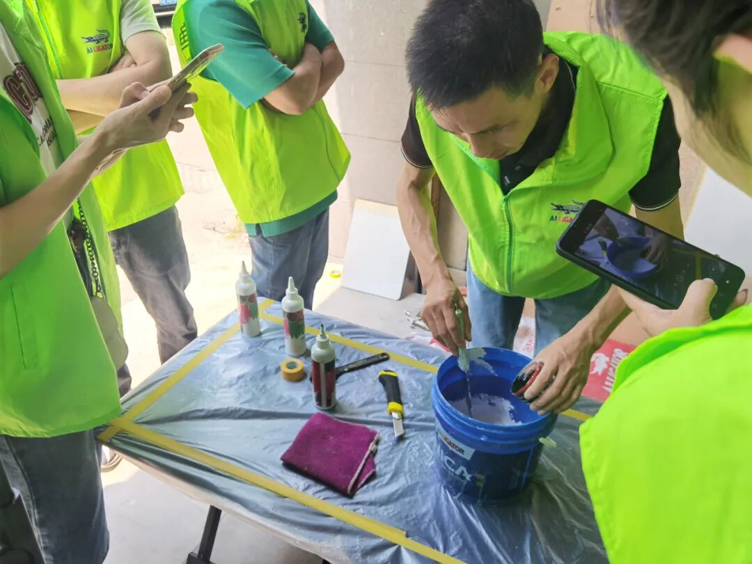 魏总选择在仙游高端核心建材圈新开一家鳄鱼漆门店,该门店与常规艺术