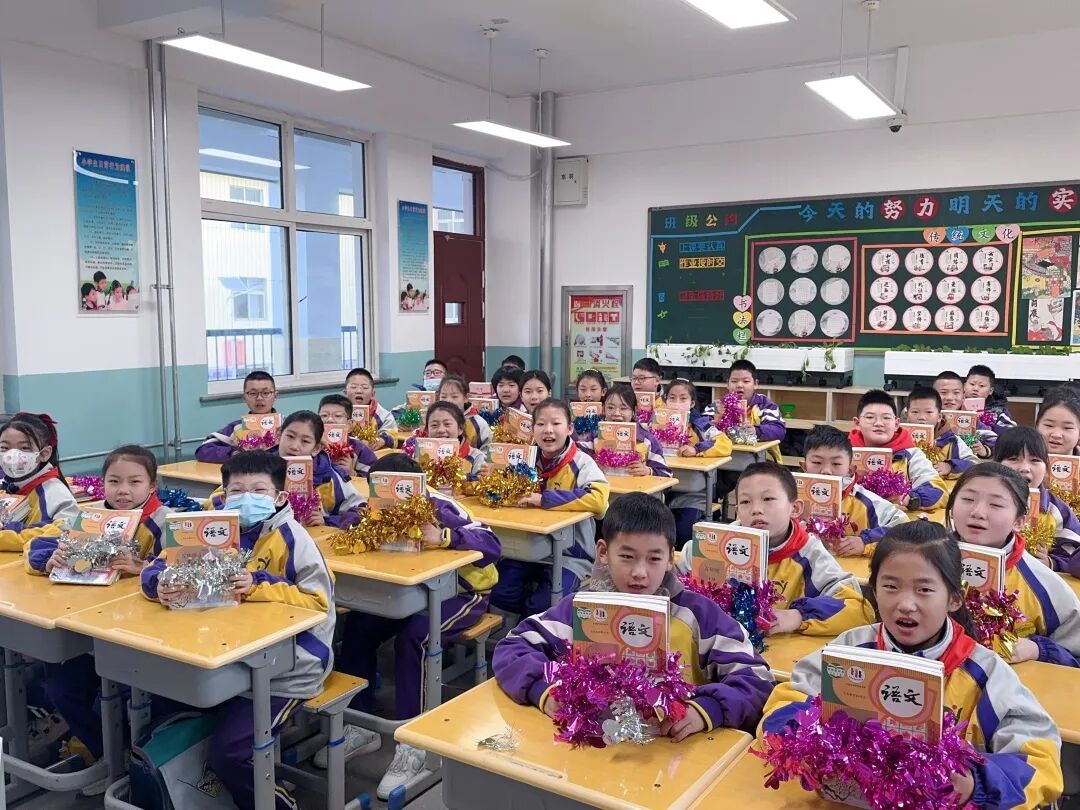 7.中卫三小 2025.2.17 开学迎新2.JPG