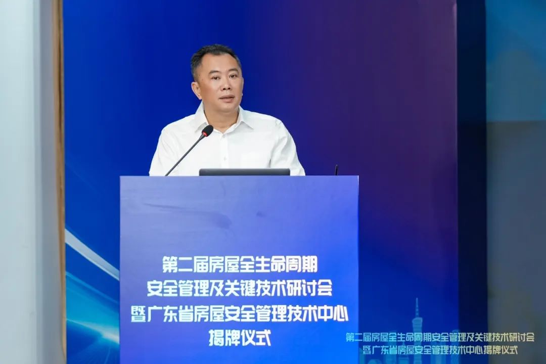 邓浩.jpg