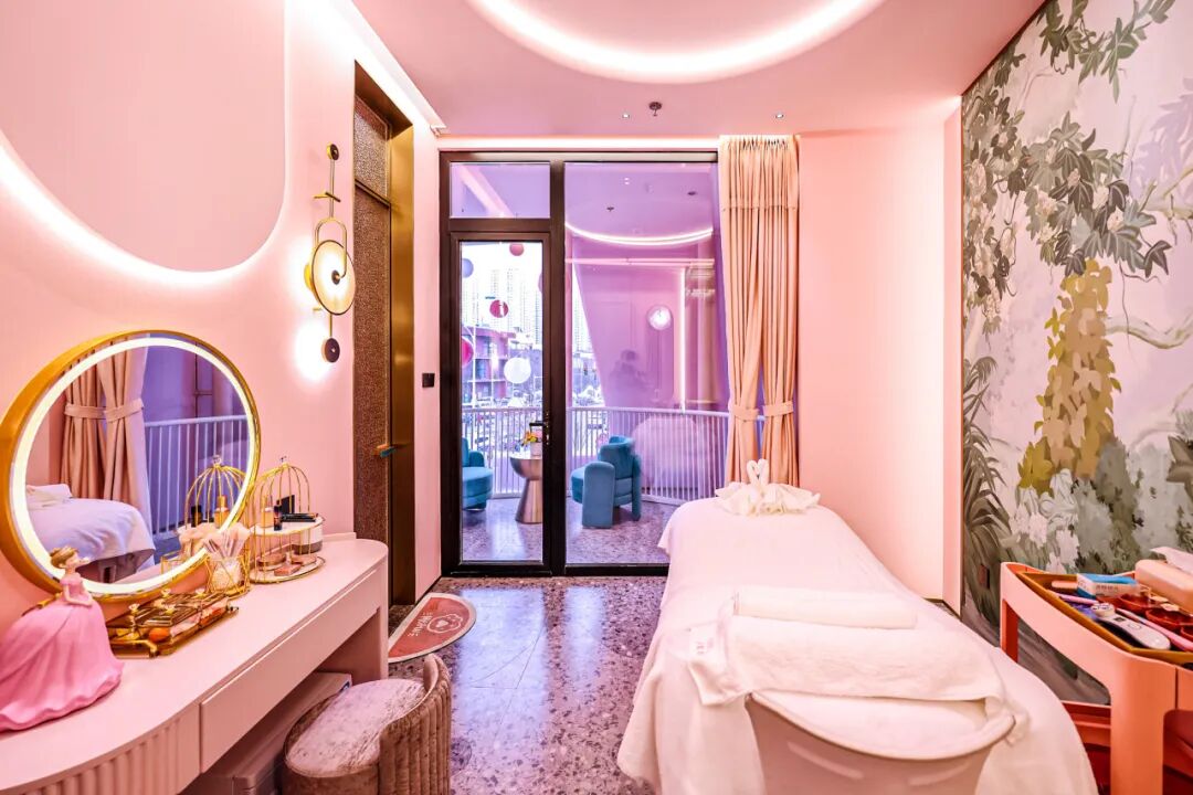 拒绝景区“人挤人”，莎蔓莉莎给您专属松弛感