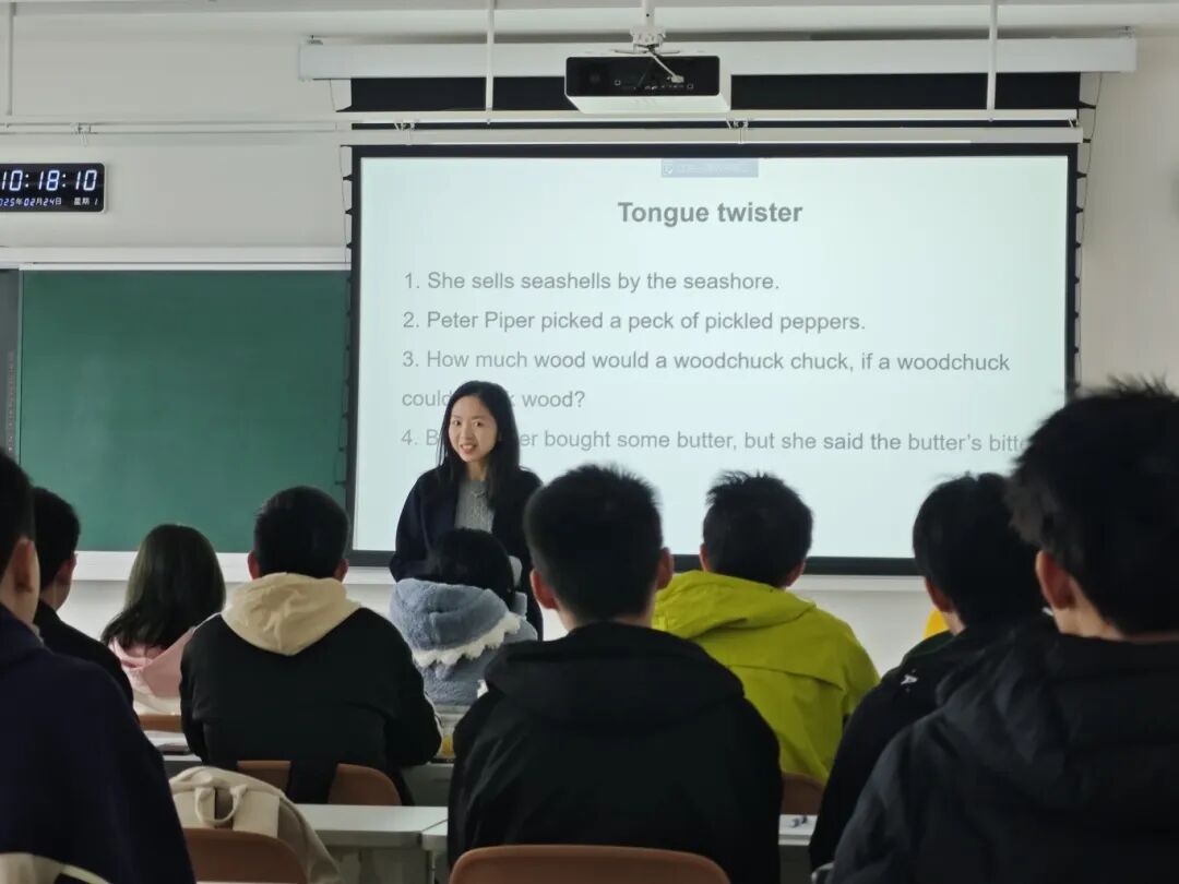 孔佑琦老师教授大学英语II.jpg