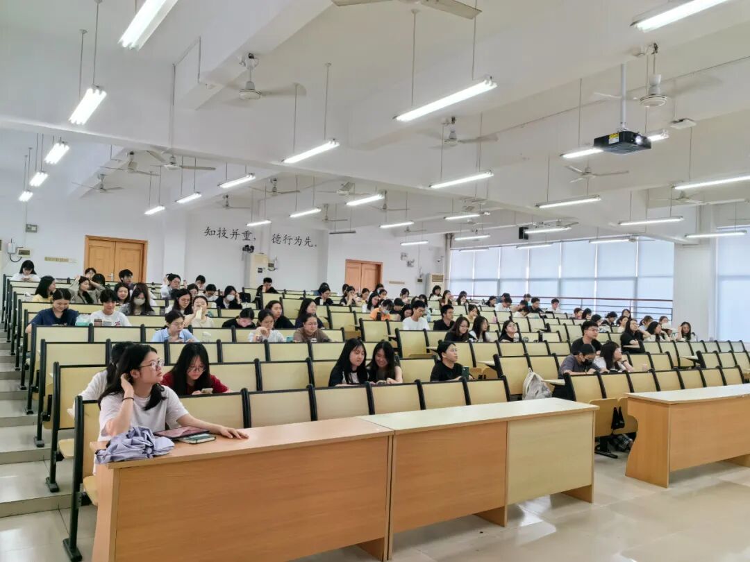 雄远动态｜弦歌不辍 薪火相传——我所律师受邀为广东警官学院学生授课