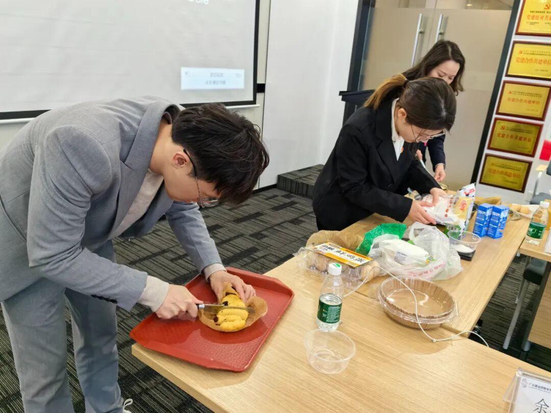 雄远动态|履职献策 担当作为——我所叶秀雄律师出席广州市番禺区第十八届人民代表大会第四次会议