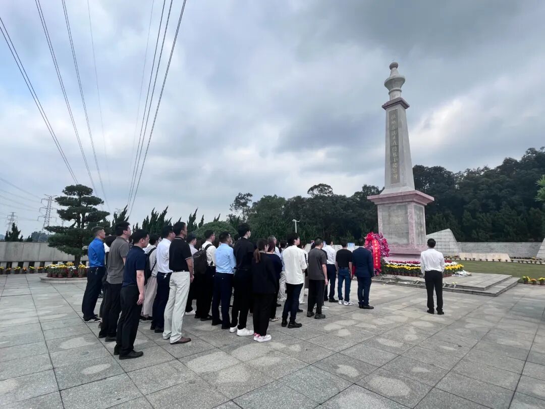 雄远党建|缅怀革命先烈 践行初心使命——我所律师参加番禺区司法局、番禺区律工委组织的祭扫植地庄抗日战斗烈士纪念碑活动
