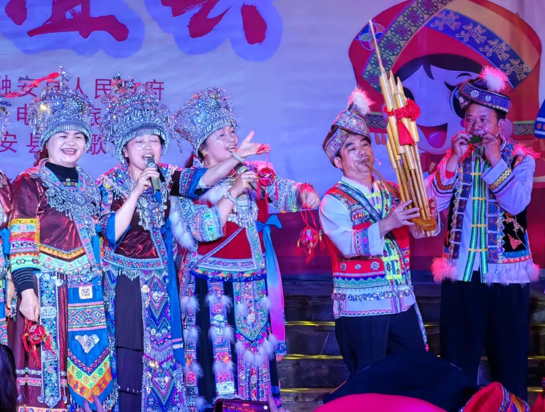 举办山歌联谊会欢庆广西三月三