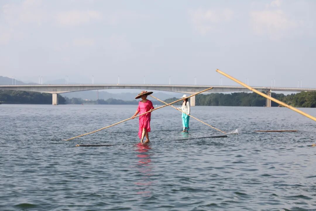 非遗绝技轻功独竹漂惊现江湖