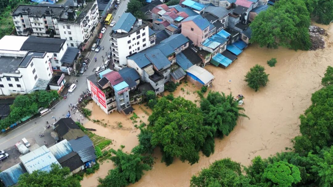 山村遭强降雨叠加突袭 直击柳州市融安县板榄镇抗洪救灾现场
