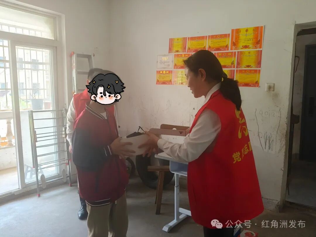 慧谷产业园流动党支部流动党员志愿者结对开展“传递党情暖人心”微心愿“党员志愿活动 (5).jpg