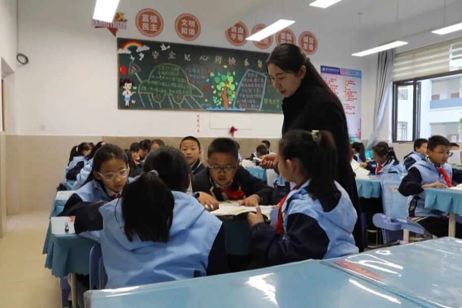 【办好人民满意的教育】新学期 满载希望 共赴新程_【办好人民满意的教育】新学期 满载希望 共赴新程_