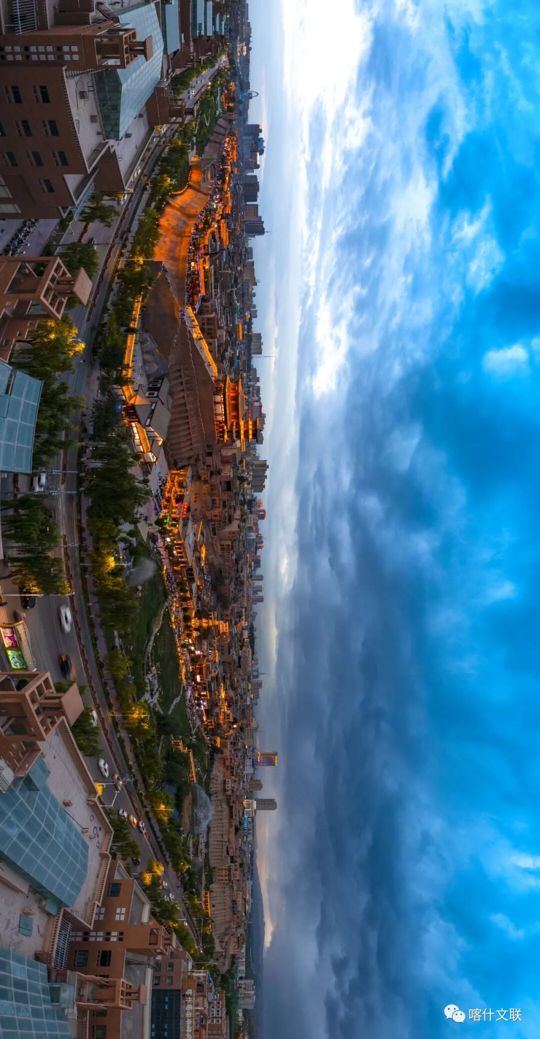 《遥望喀什古城》