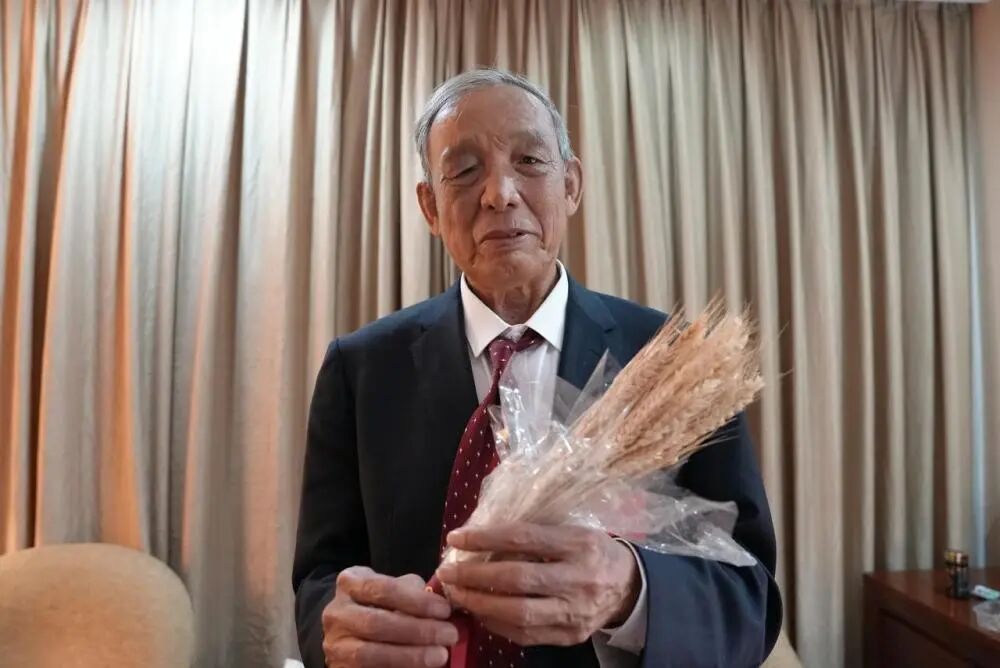 一场等了两年的“麦种之约” | 两会走笔